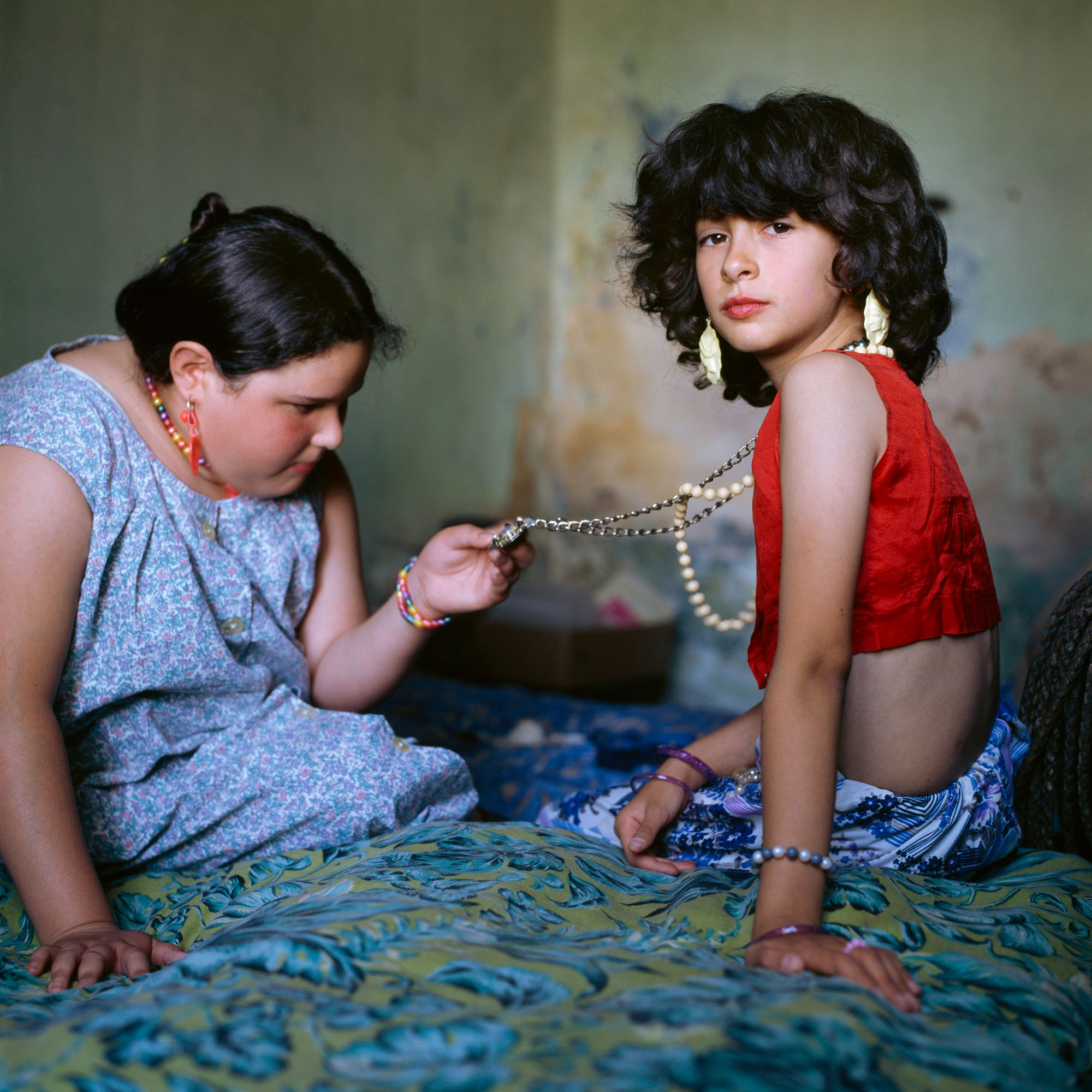 Alessandra Sanguinetti, The Necklace, 1999; courtesy the artist; © Alessandra Sanguinetti